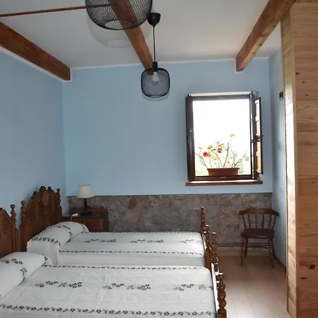 Casa Carmen Y Mera Ferrones