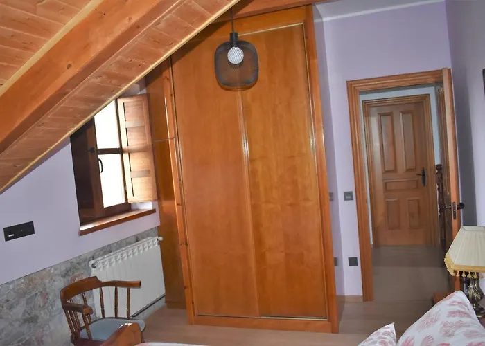 Casa Carmen Y Mera Ferrones